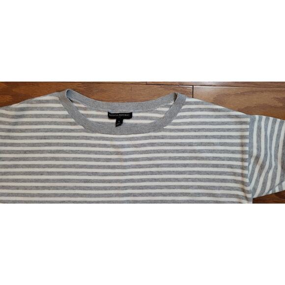 Banana Republic Short Sleeve Gray & White Striped Pullover Sweater Size Large - Picture 4 of 11